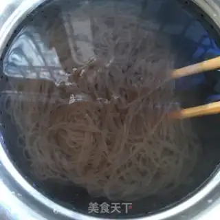 Make Spicy spicy root powder step 4