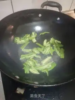 Make Fresh lilies for chicken chests step 5