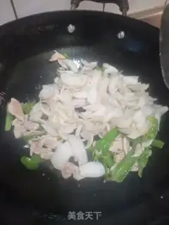 Make Fresh lilies for chicken chests step 7