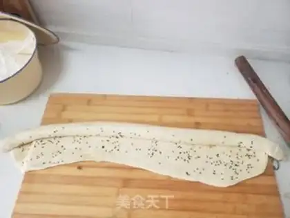 Make Black sesame roll step 3