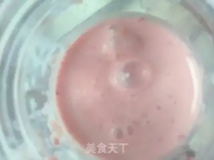 Make Strawberry shakes step 4