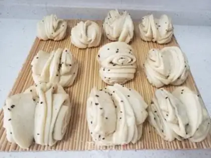 Make Black sesame roll step 8