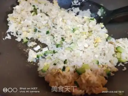 Make cucumber egg fried rice step 6