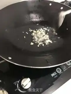 Make Garlic sauce step 0