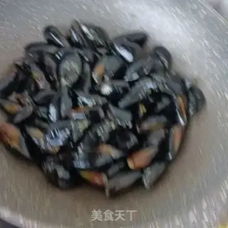 Make A mussels-peased chicken soup step 2
