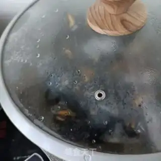 Make A mussels-peased chicken soup step 3