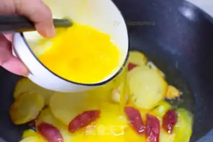 Make Potato egg breakfast step 8