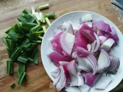 Make Blackwood onion fried eggs step 3