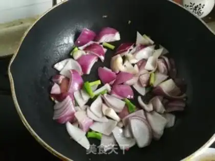 Make Blackwood onion fried eggs step 5