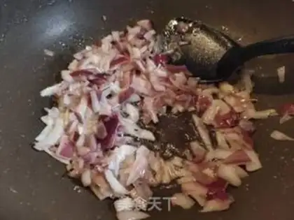 Make Curry cow and potatoes step 3