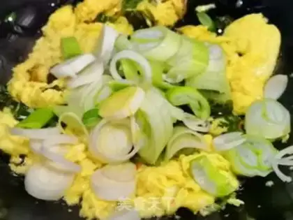 Make Hot pepper onion fried eggs step 4