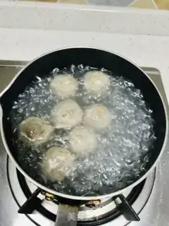 Make Beefball mushroom soup step 2
