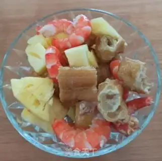 Make Pineapple and shrimp step 2