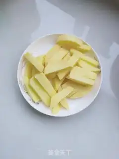 Make Potato fries with chicken wings step 2