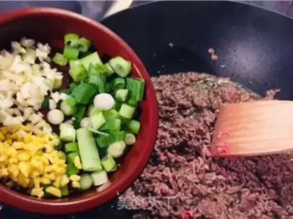 Make Meat and eggplant noodles step 2