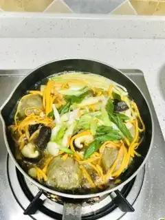 Make Beefball mushroom soup step 5