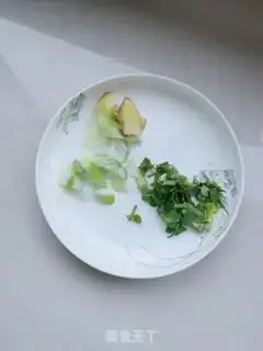 Make Potato fries with chicken wings step 5