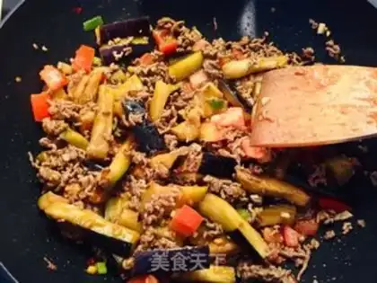 Make Meat and eggplant noodles step 5
