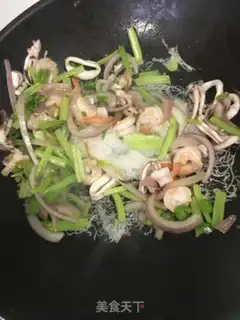 Make Black pepper seafood fan step 8