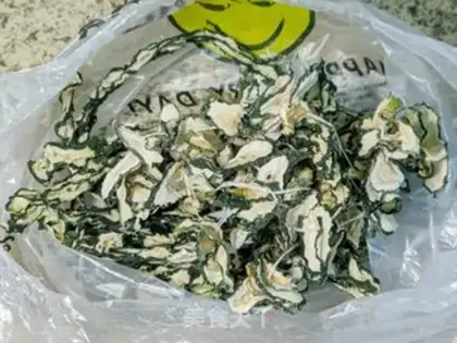 Make cucumber-dried meat step 0