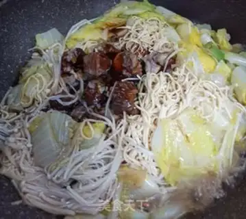 Make Beef with cabbage and swirl step 3