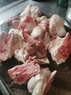 Make Red burning pig hands step 0