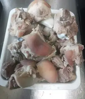 Make Red burning pig hands step 2