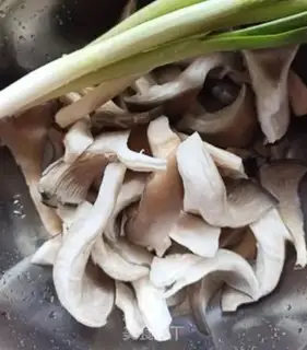 Make Garlic fried mushrooms step 0