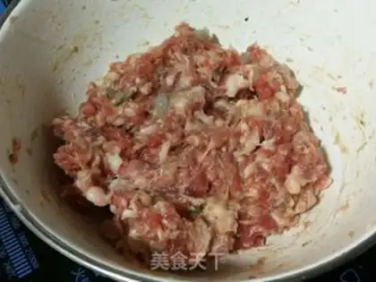 Make The meat dumplings step 3