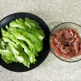 Make Scrambled beef step 1