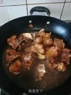 Make Red burning pig hands step 7
