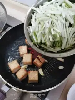 Make Scrambled fish step 4