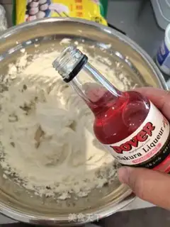 Make Sakura Tiramisu step 1