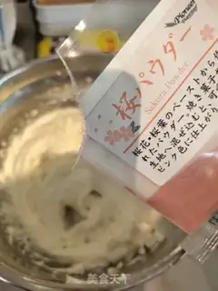 Make Sakura Tiramisu step 3