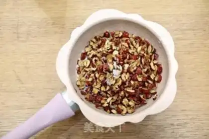 Make walnut dates step 3