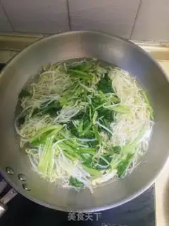 Make The green bean sprouts of cold spinach step 2