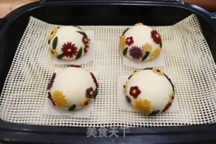 Make A milk bun of flowers step 15