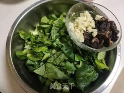 Make Fry mushrooms and canonies step 0