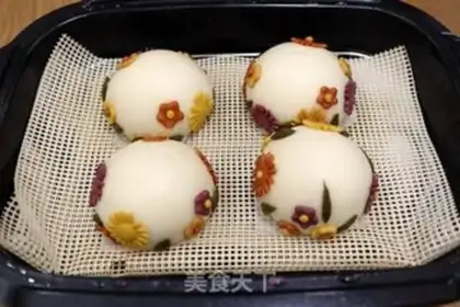 Make A milk bun of flowers step 17