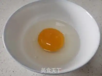 Make spinach fried goose eggs step 1