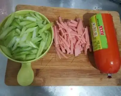 Make Celery and ham sausage step 0