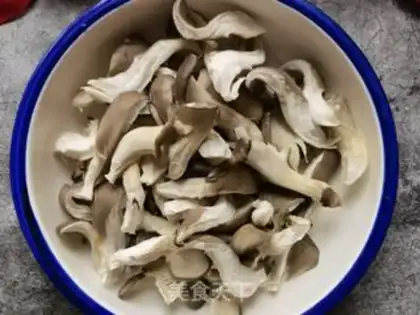 Make The mushrooms step 1