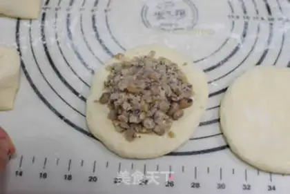 Make Breakfast bean buns step 4