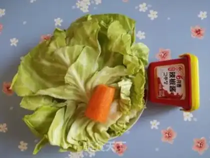 Make The fragrance of the sauce step 0