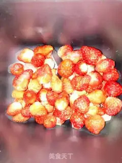 Make Strawberry jam step 1