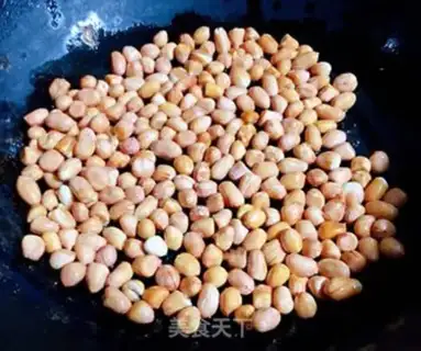 Make Garlic spinach with peanut rice step 3