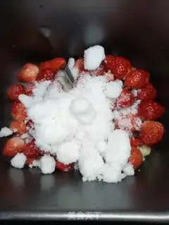 Make Strawberry jam step 2