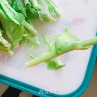 Make Garlic cabbage step 1