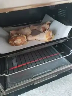 Make Garlic roasted chicken legs step 4