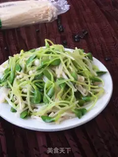 Make Black bean sprouts with golden needle mushrooms step 8